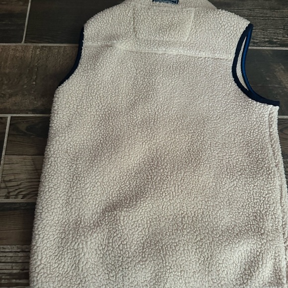 Vineyard Vines Boys' Sherpa SuperShep Vest 8-10 s - Picture 2 of 3